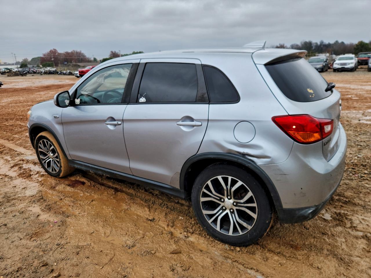 Mitsubishi Outlander Es Image 4