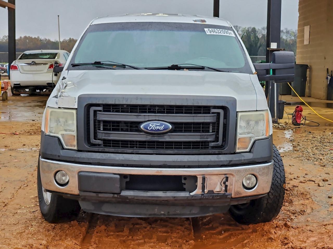 Ford F-150 Supercrew Image 5