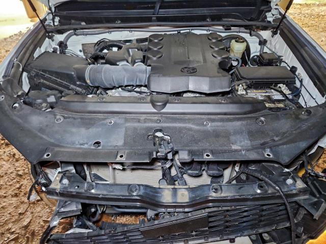 Toyota 4Runner Sr5 Image 10