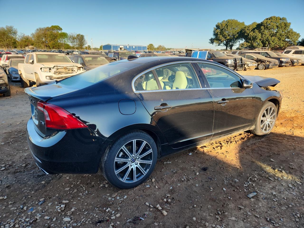 Volvo S60 Premier Image 2