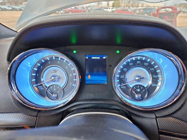 Chrysler 300 S Image 7