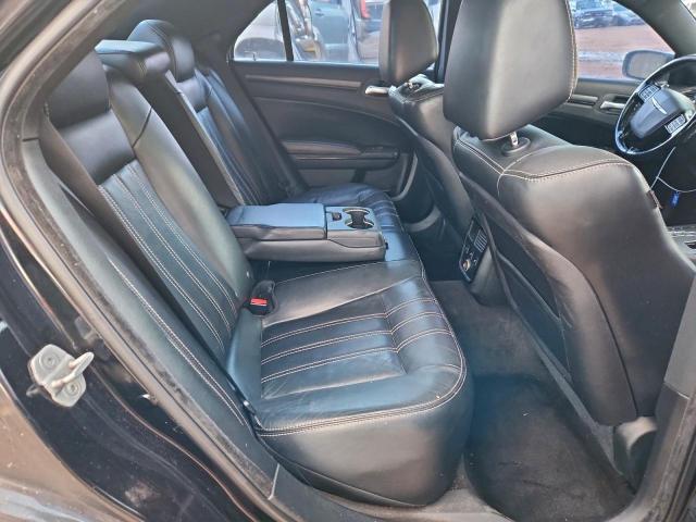 Chrysler 300 S Image 4