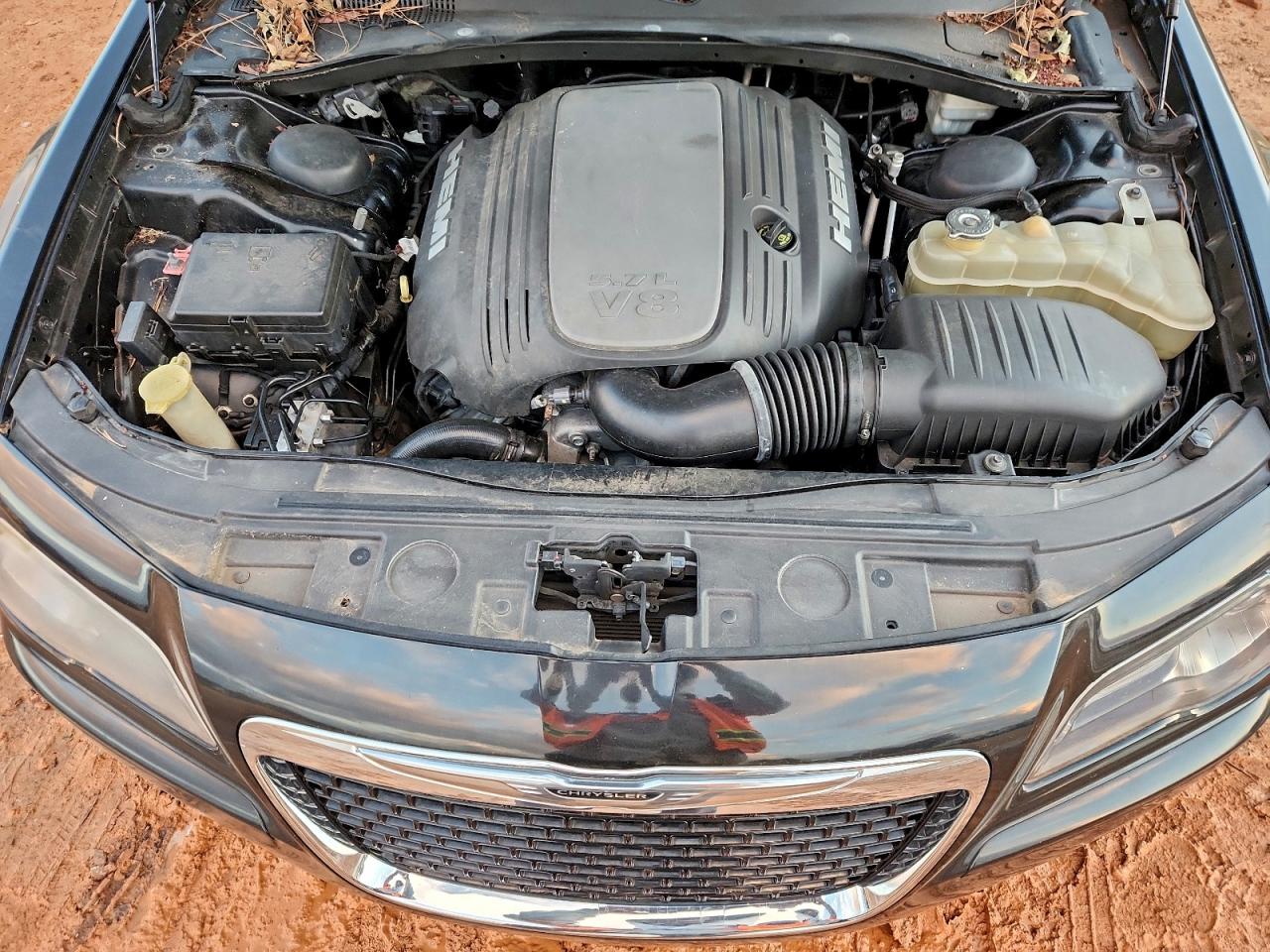 Chrysler 300 S Image 10