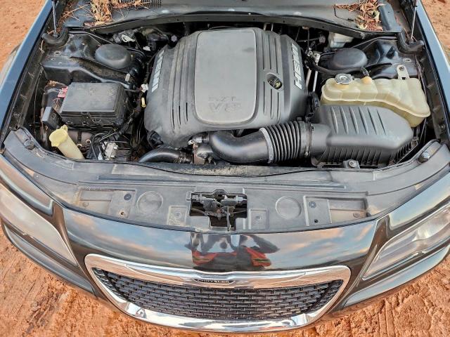 Chrysler 300 S Image 10