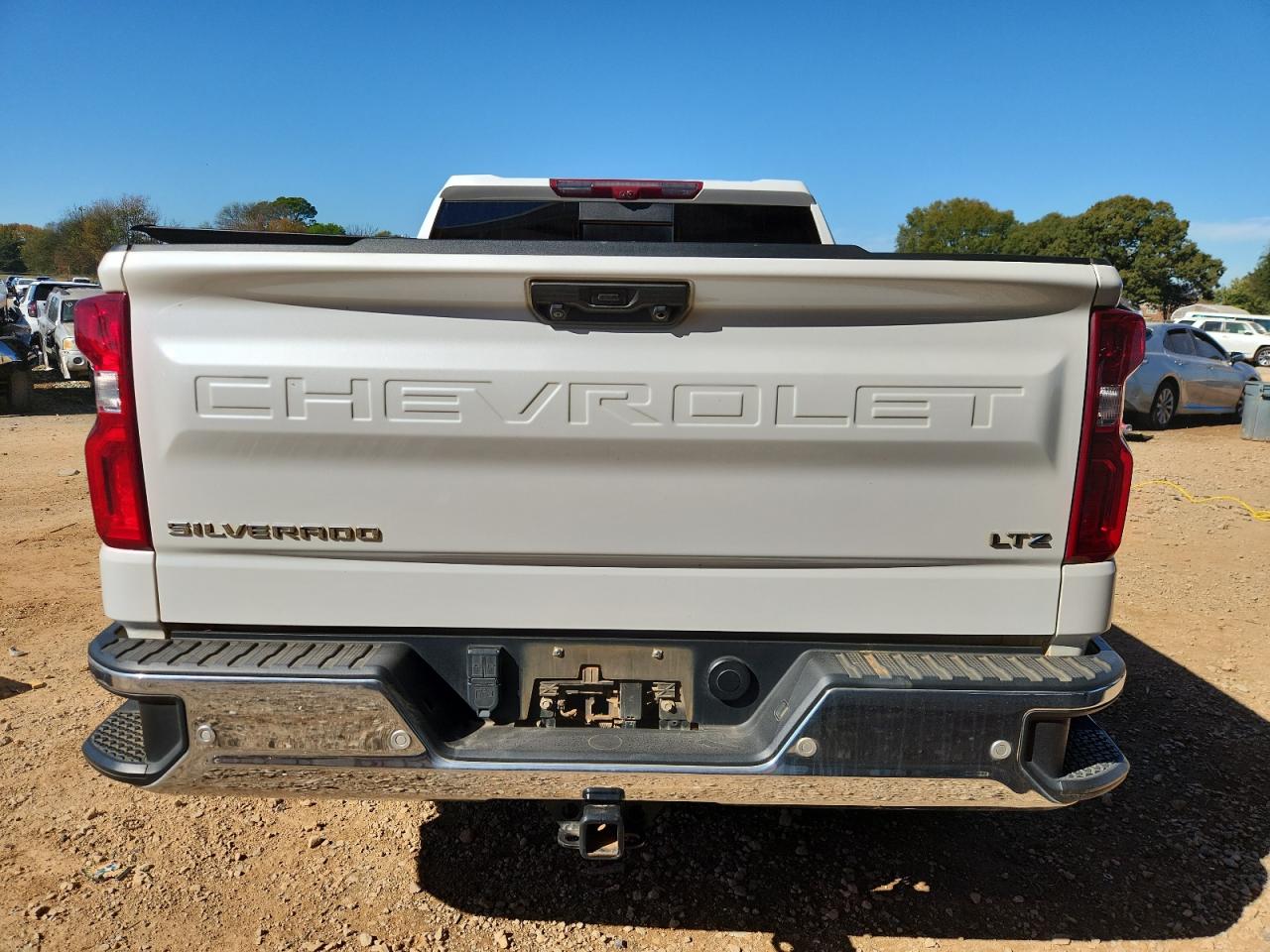 Chevrolet Silverado K1500 Ltz Image 3