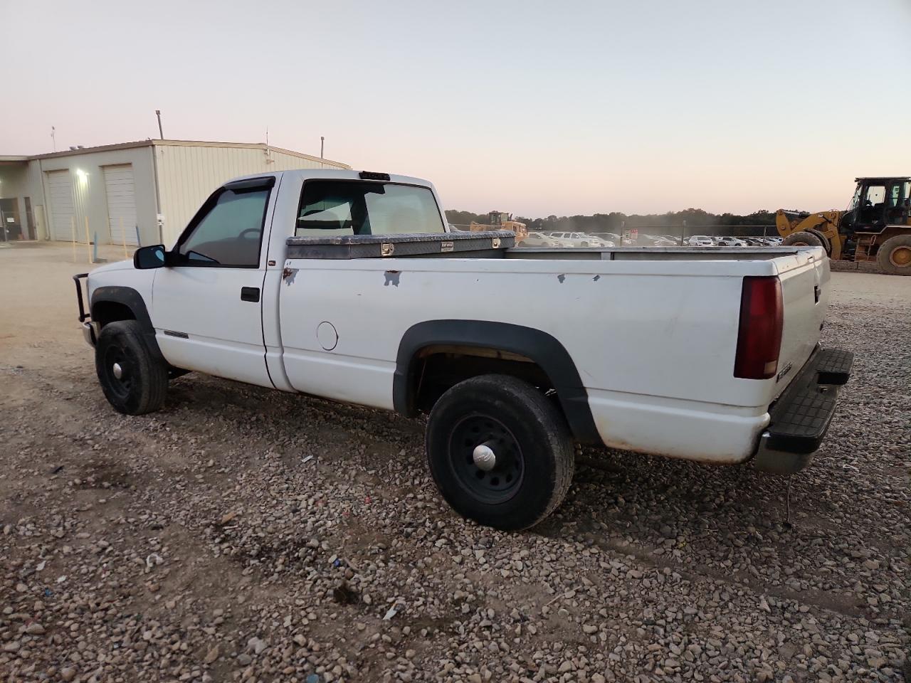 GMC Sierra K2500 Image 2
