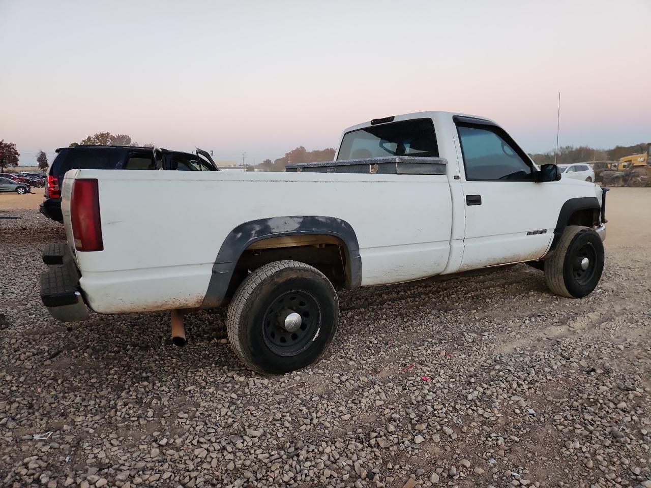 GMC Sierra K2500 Image 7