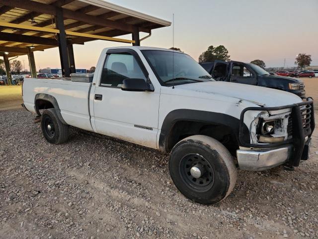 GMC Sierra K2500 Image 9
