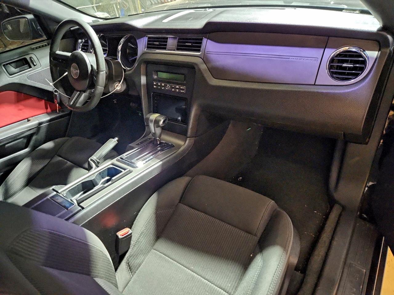 Ford Mustang Image 5