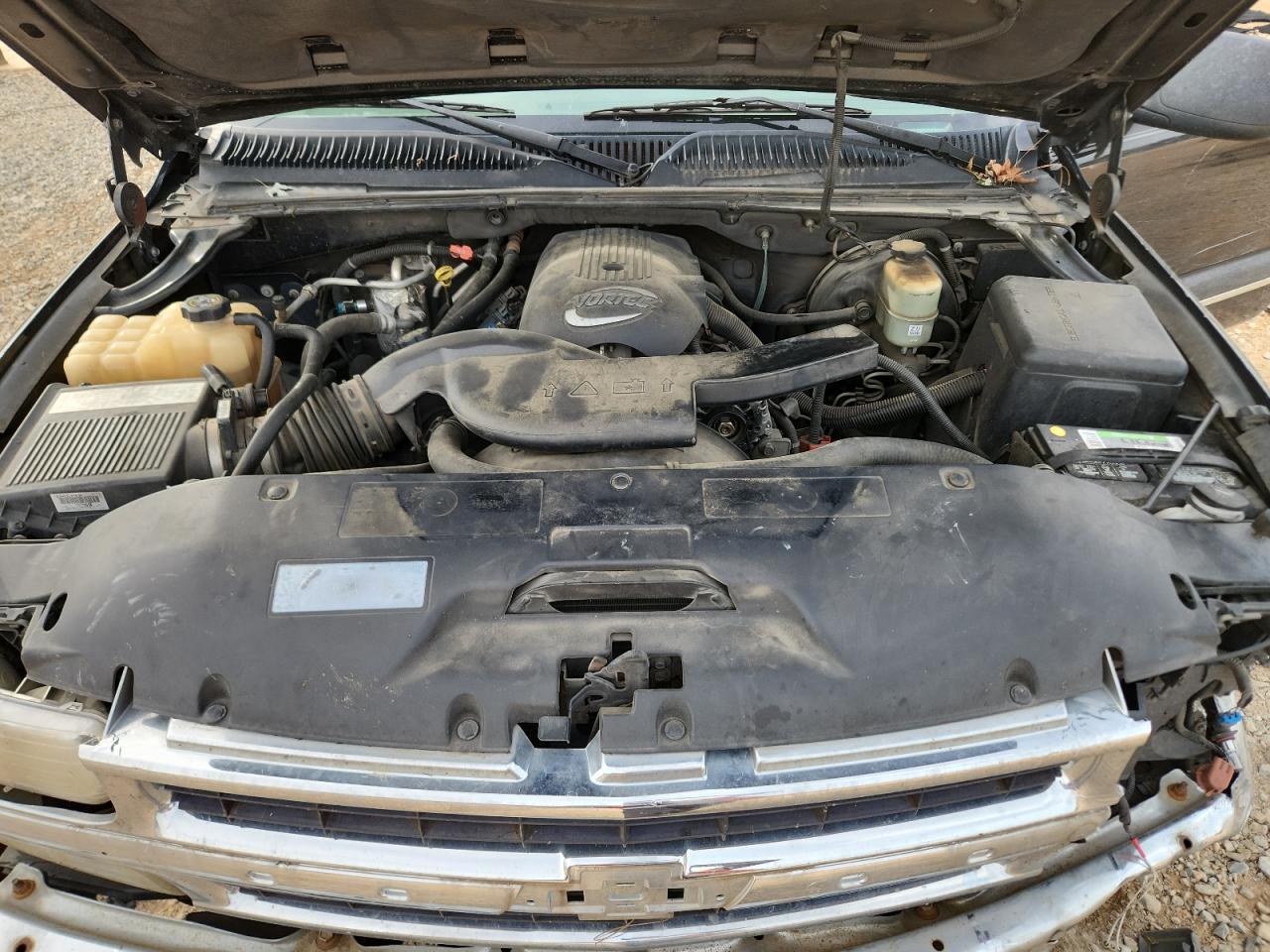 Chevrolet Suburban C1500 Image 11