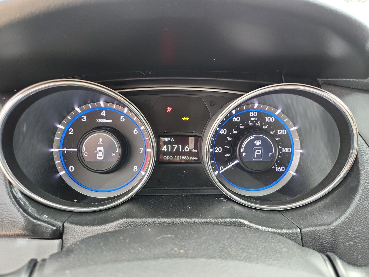 Hyundai SONATA Gls Image 6