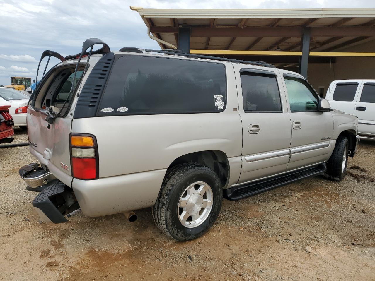 GMC Yukon C1500 Image 6