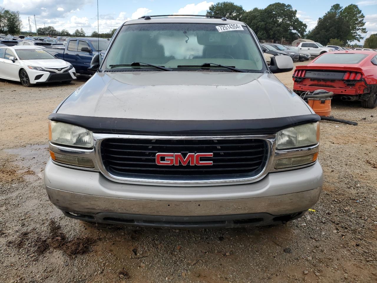 GMC Yukon C1500 Image 12
