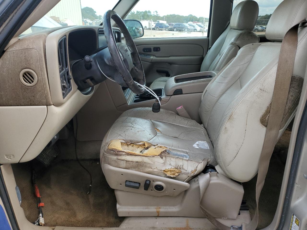 GMC Yukon C1500 Image 3