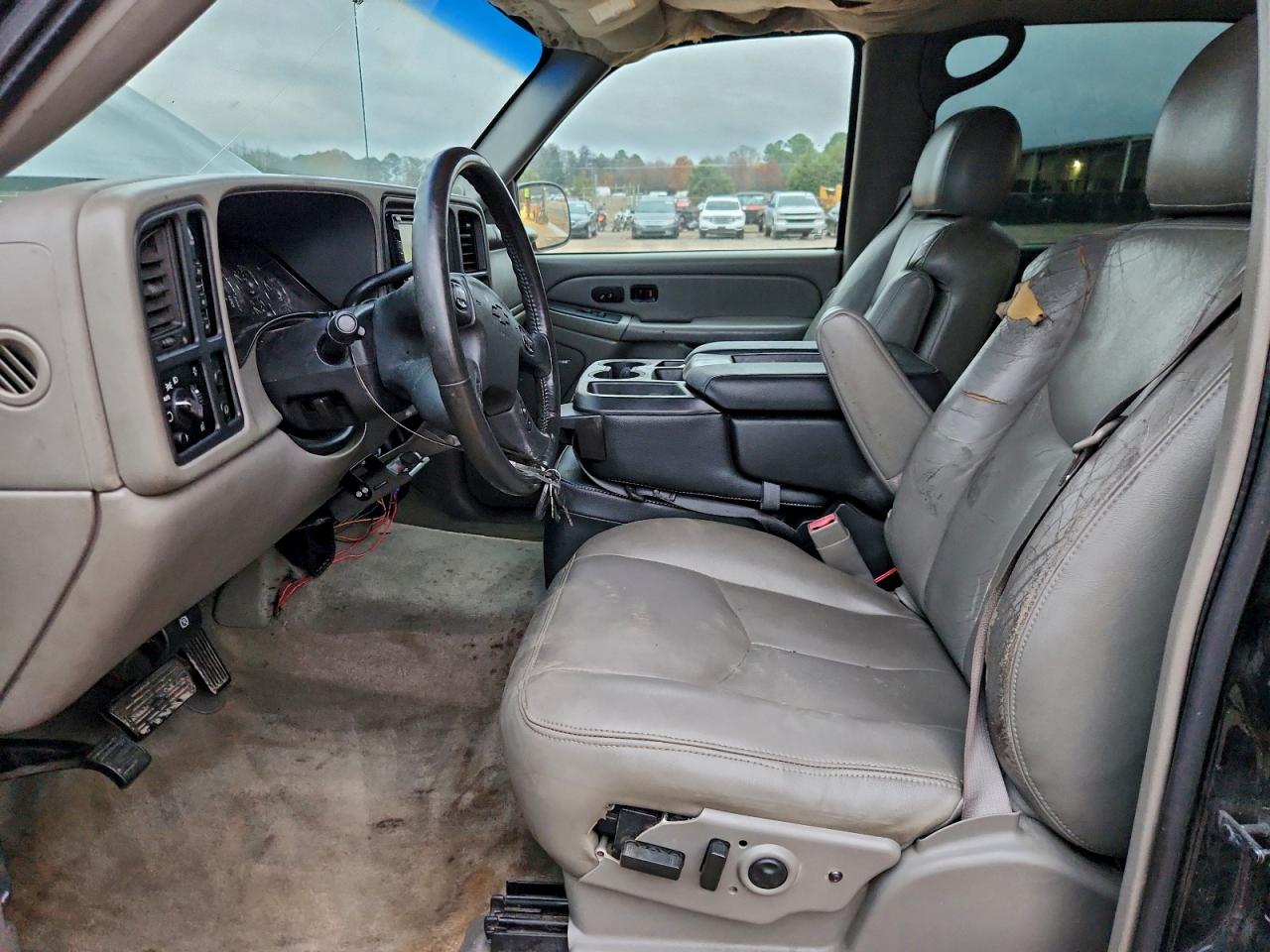 Chevrolet Silverado K2500 Heavy Duty Image 12