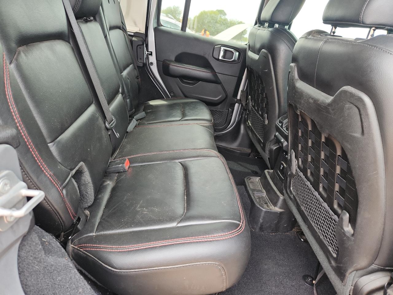 Jeep Wrangler Rubicon Image 13