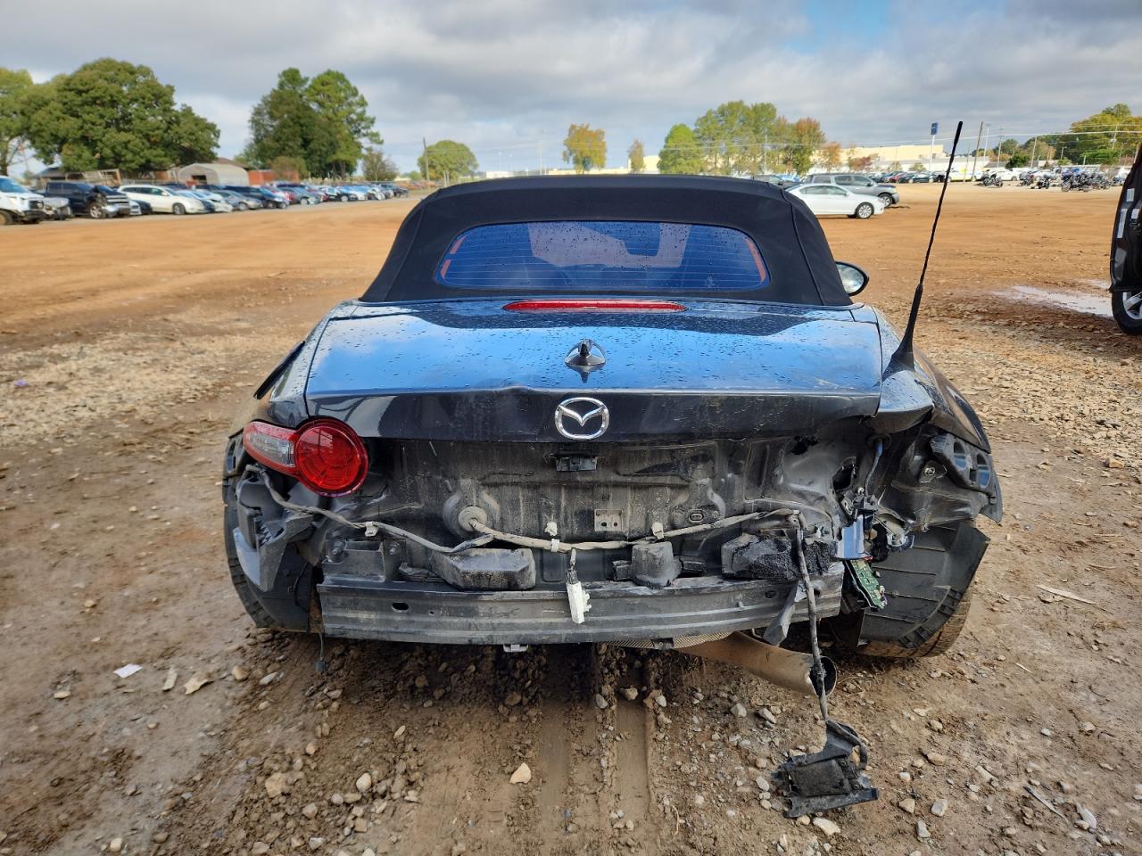 Mazda Mx5 Grand Touring Image 3