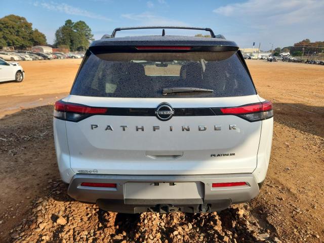 Nissan Pathfinder Platinum Image 14