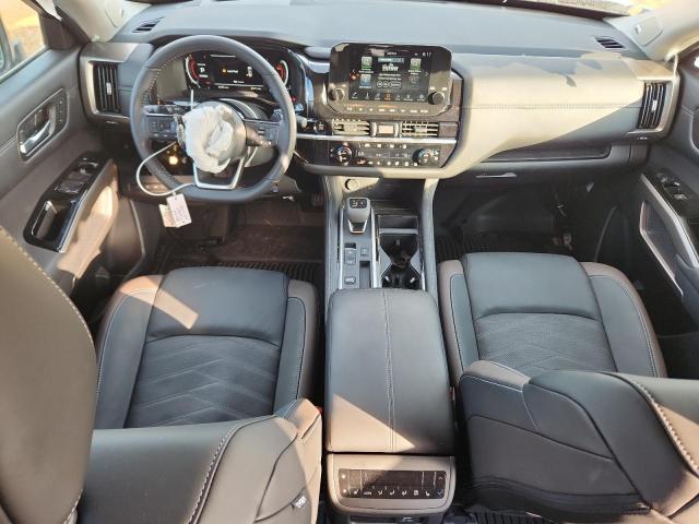 Nissan Pathfinder Platinum Image 9