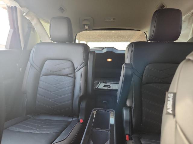 Nissan Pathfinder Platinum Image 6