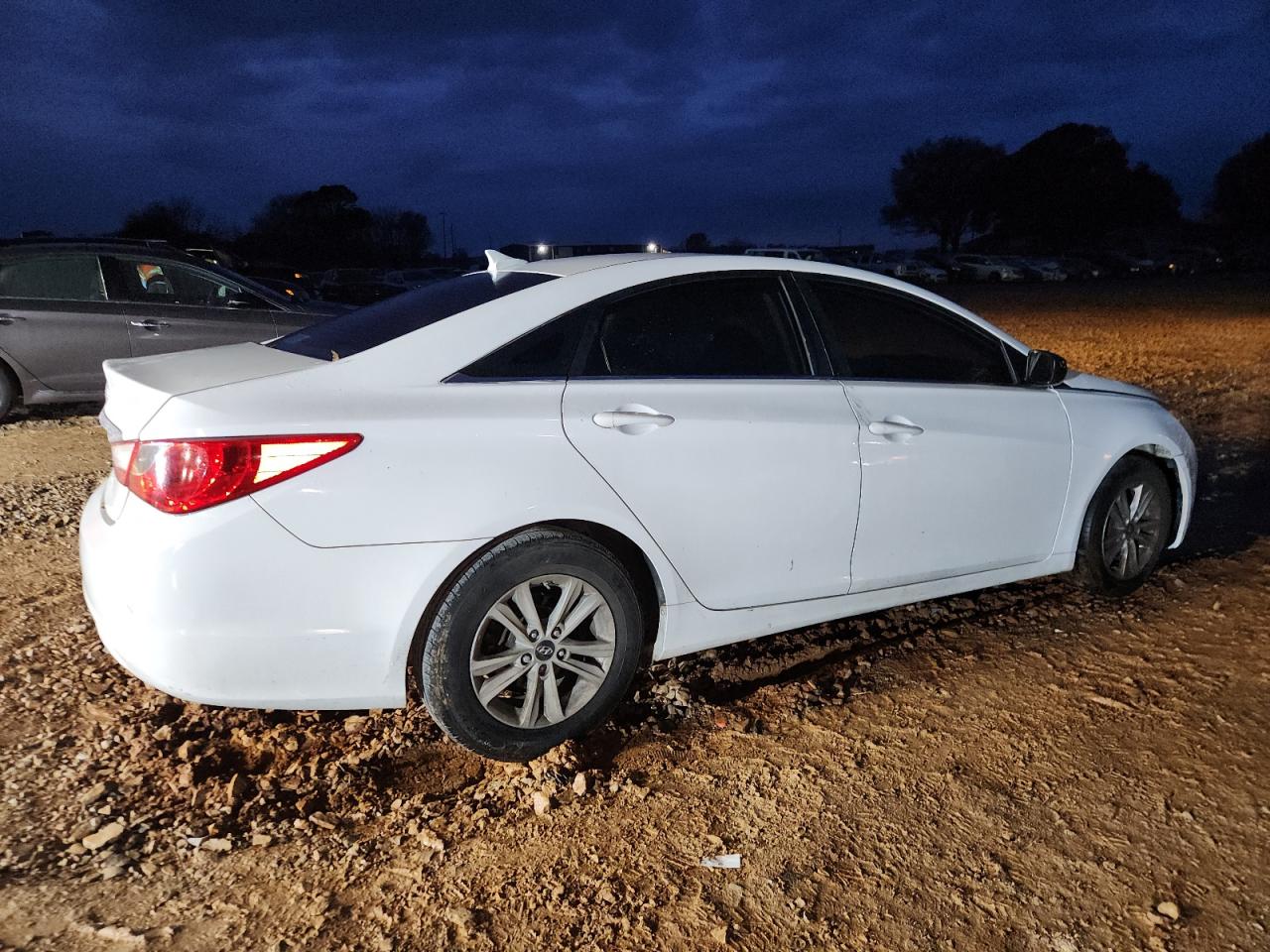 Hyundai SONATA Gls Image 2