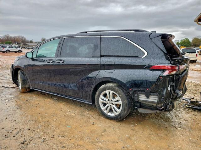 Toyota Sienna Xse Image 14