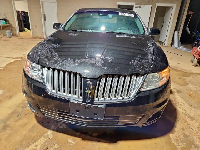 Lincoln MKS Image 12