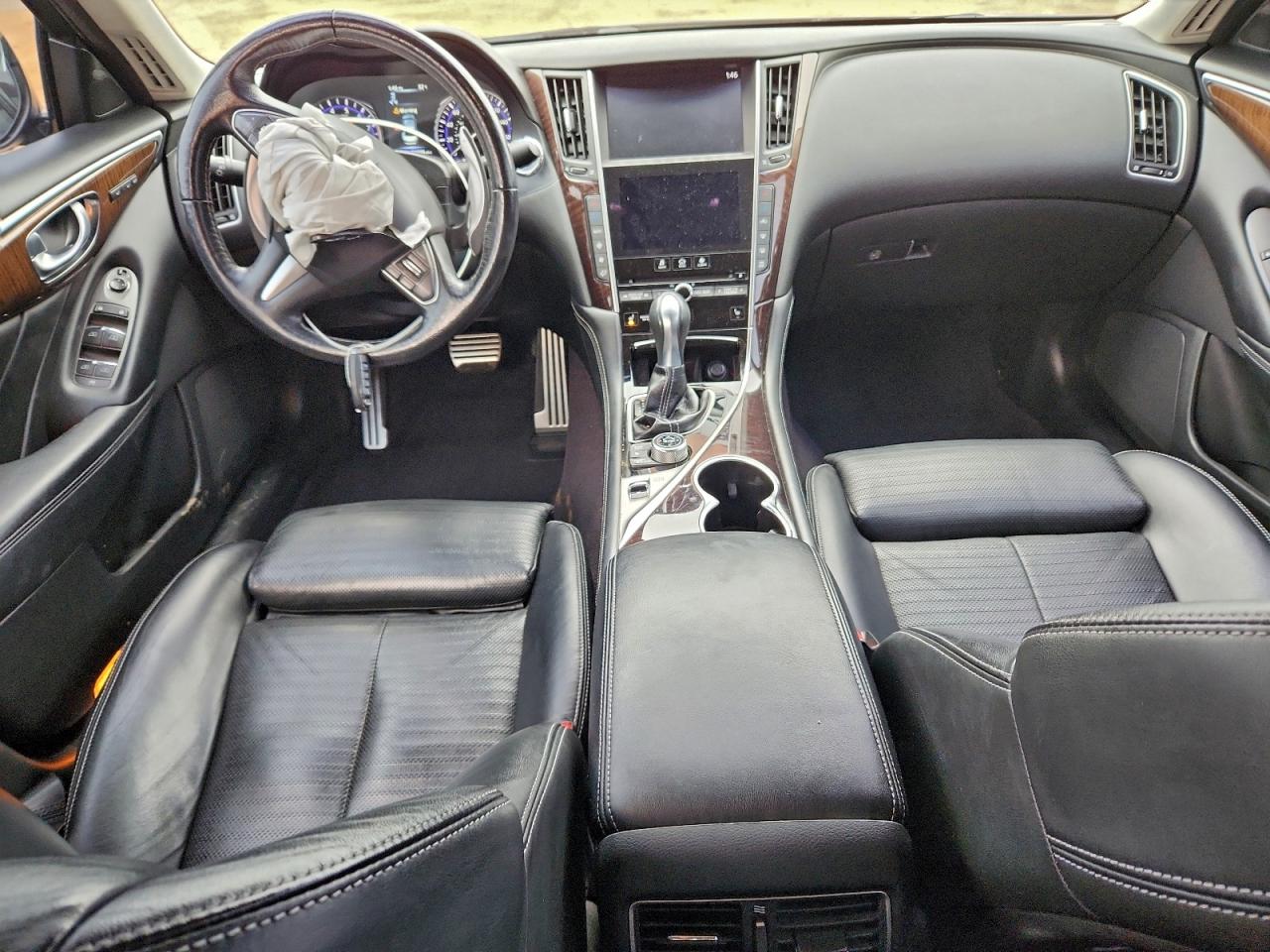 INFINITI Q50 Red Sport 400 Image 9