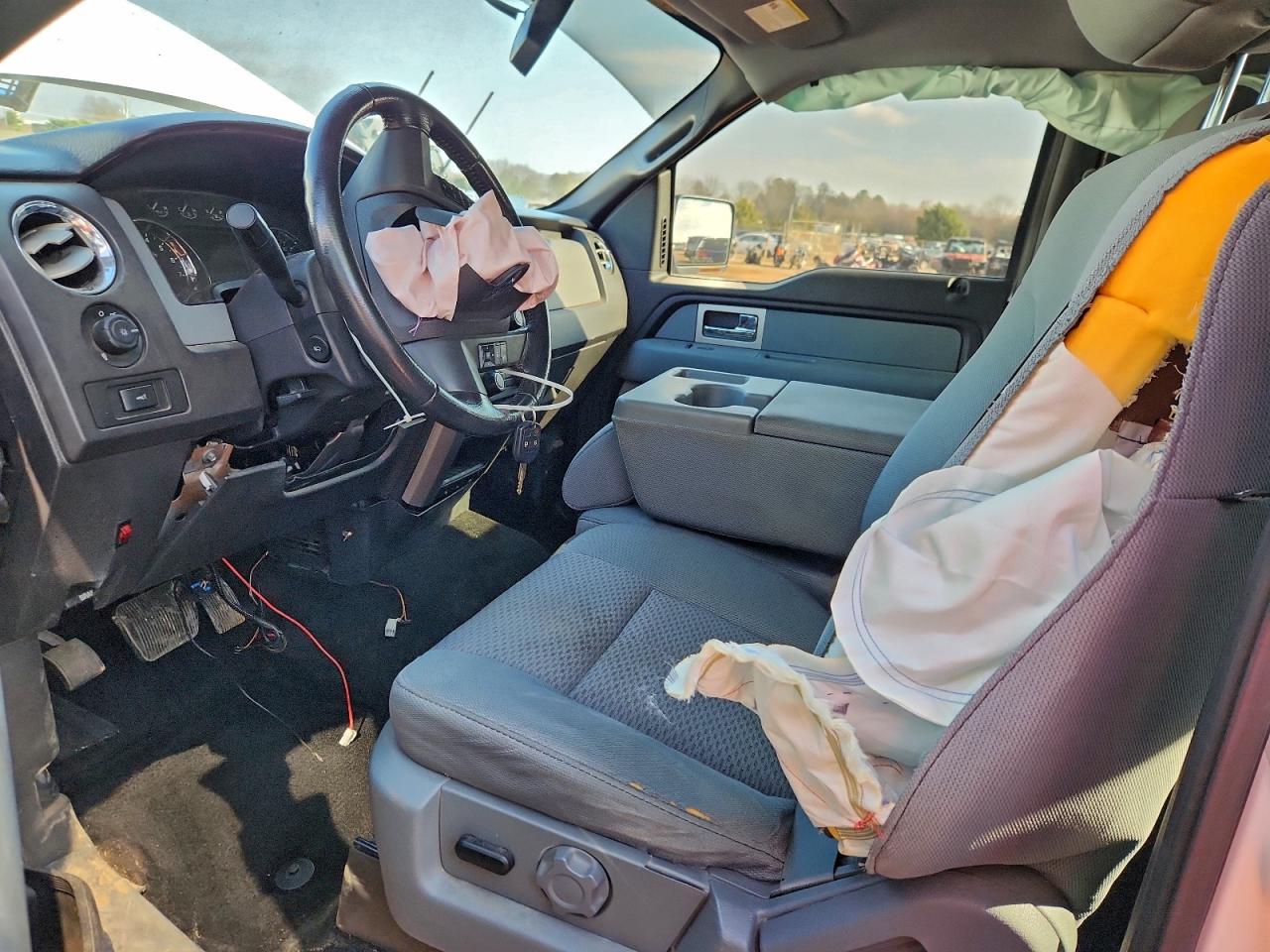 Ford F-150 Supercrew Image 9