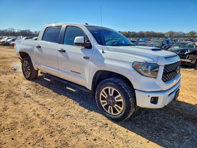 Toyota Tundra Crewmax Sr5 Image 6