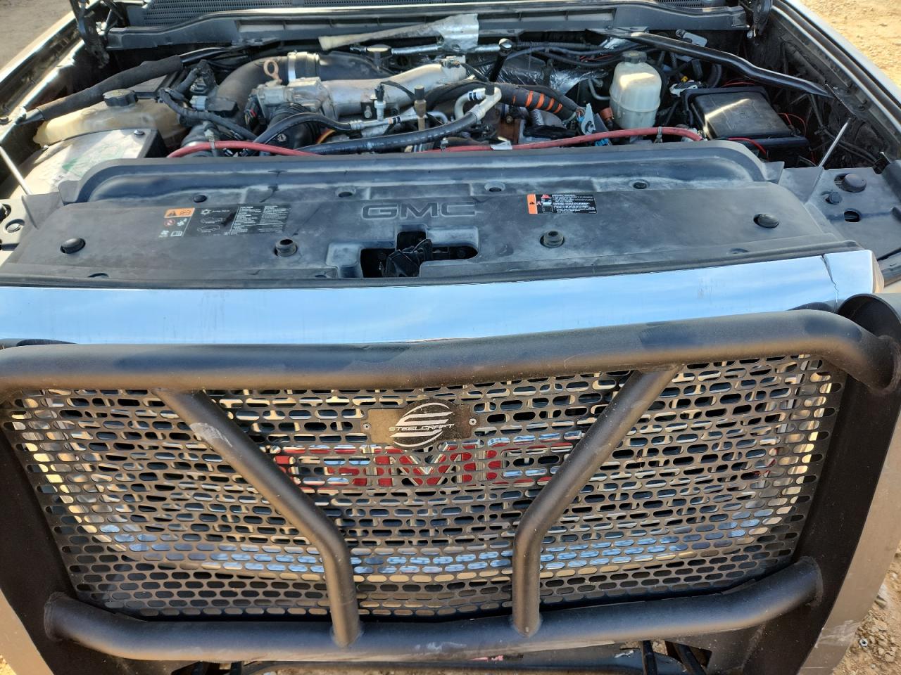 GMC Sierra K3500 Denali Image 5