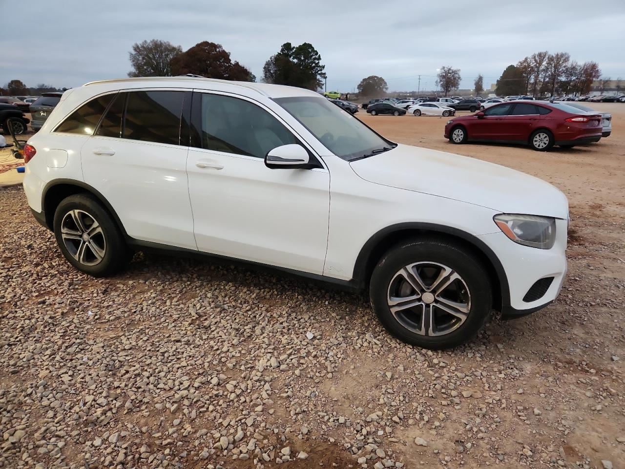 Mercedes-Benz GLC 300 Image 12