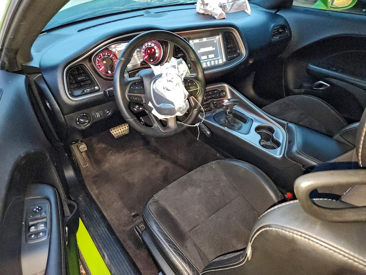 Dodge Challenger R/t Scat Pack Image 12