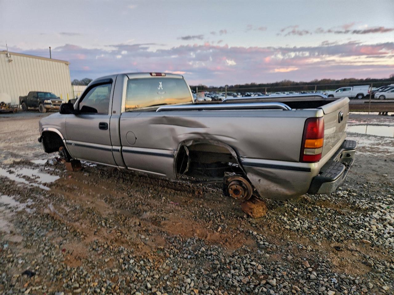 Chevrolet Silverado C1500 Image 5