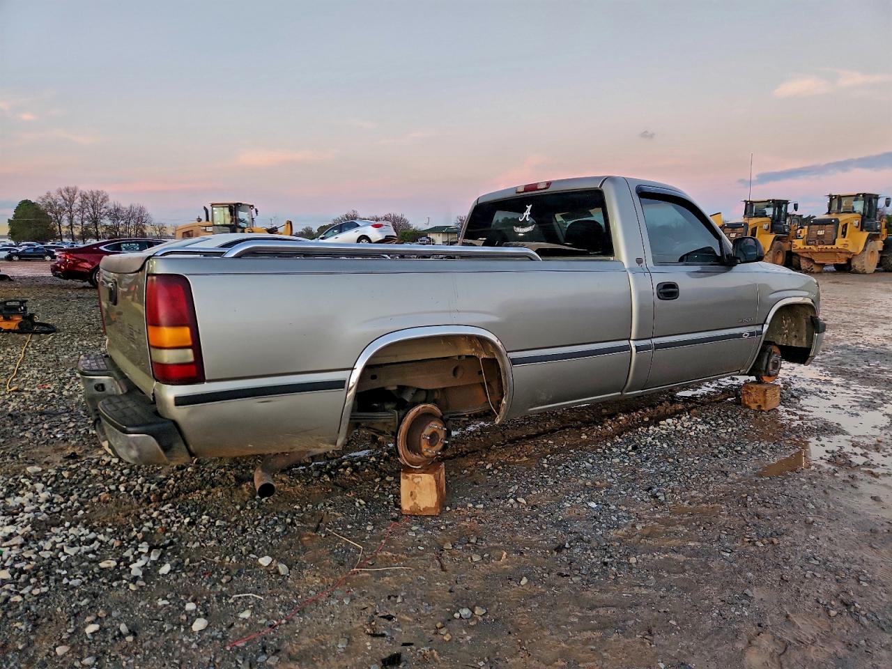 Chevrolet Silverado C1500 Image 10