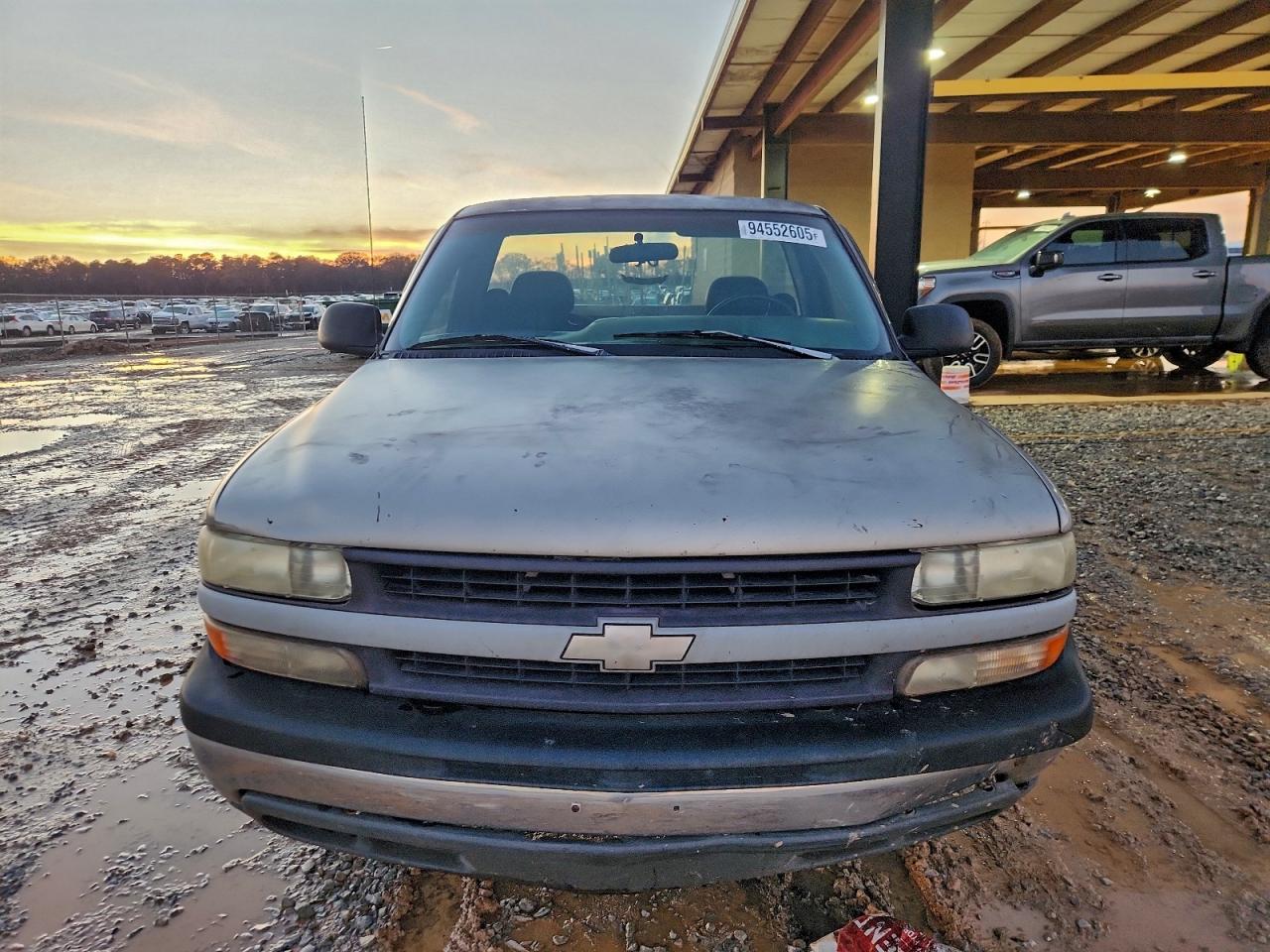 Chevrolet Silverado C1500 Image 4