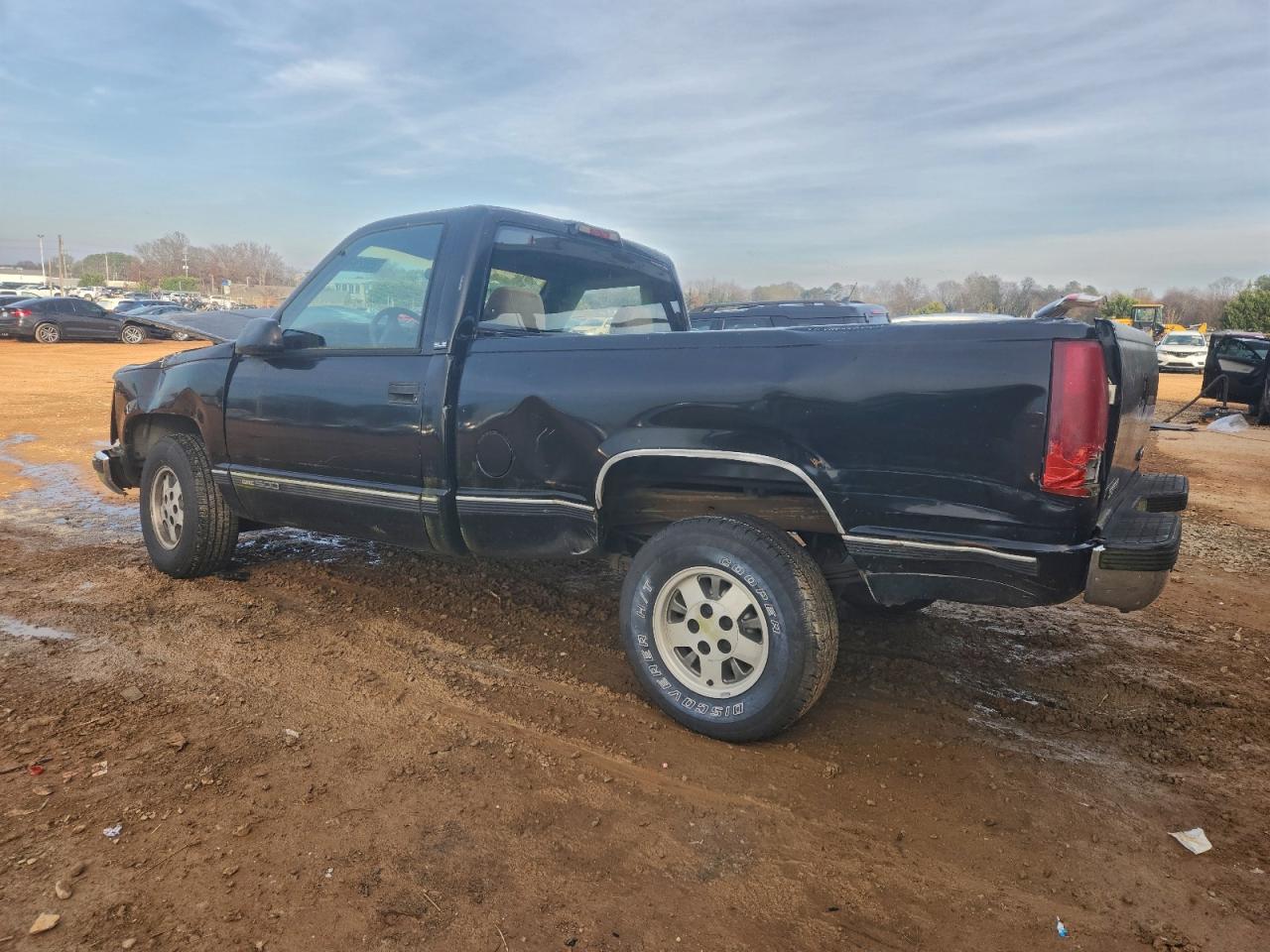 GMC Sierra C1500 Image 4