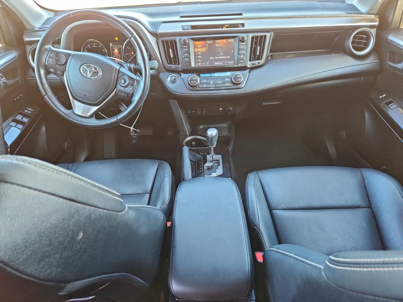 Toyota RAV4 Limited Image 3