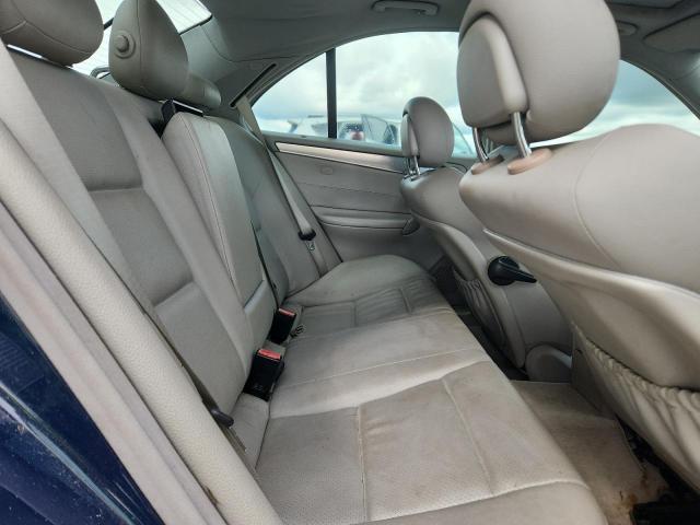 Mercedes-Benz C-Class 230k Sport Sedan Image 9