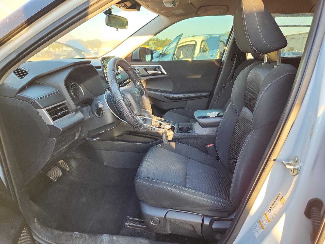 Mitsubishi Outlander Es Image 4