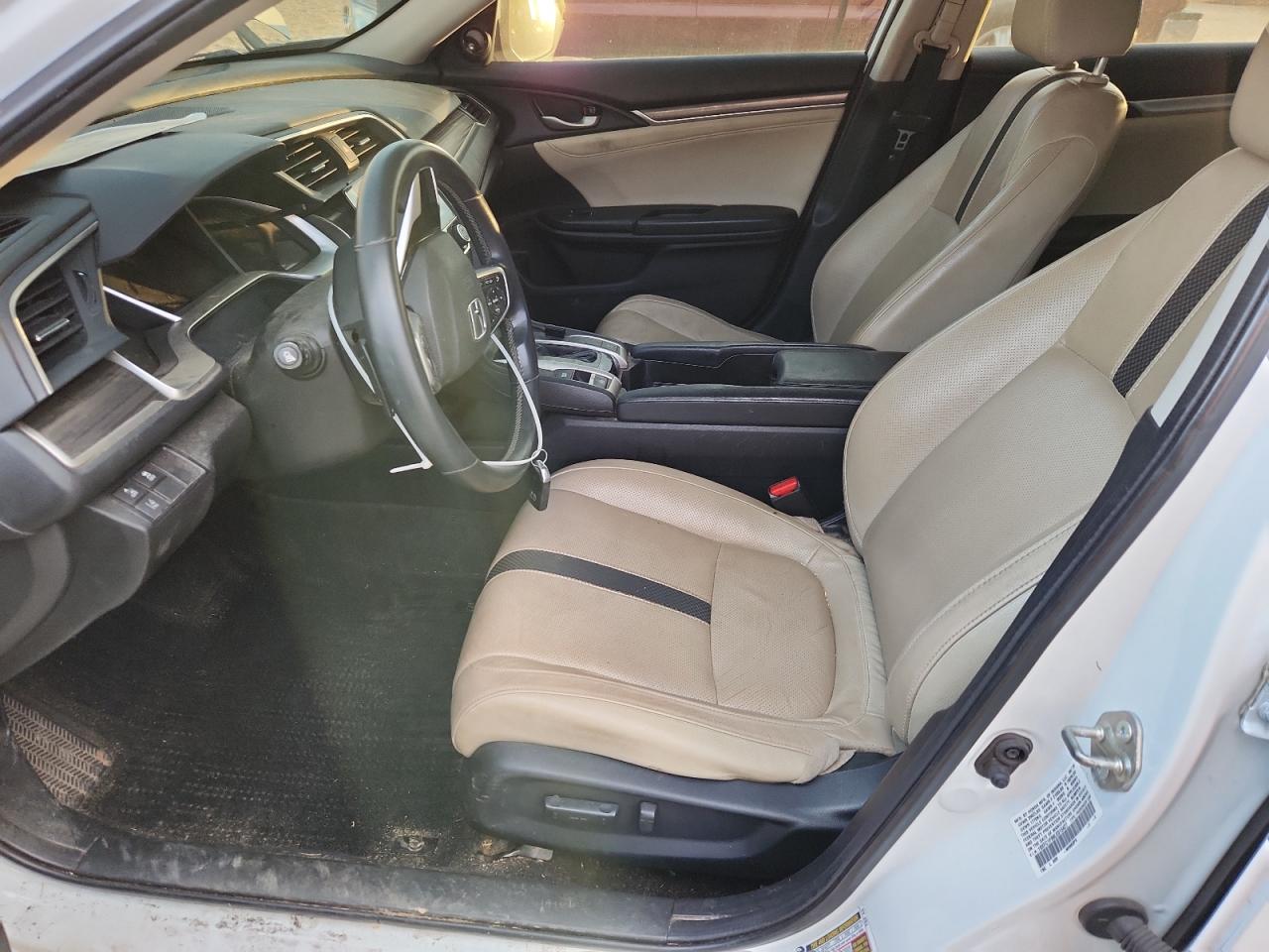 Honda Civic Touring Image 6