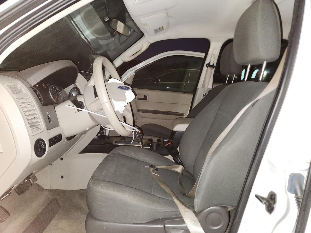 Ford Escape Xls Image 8