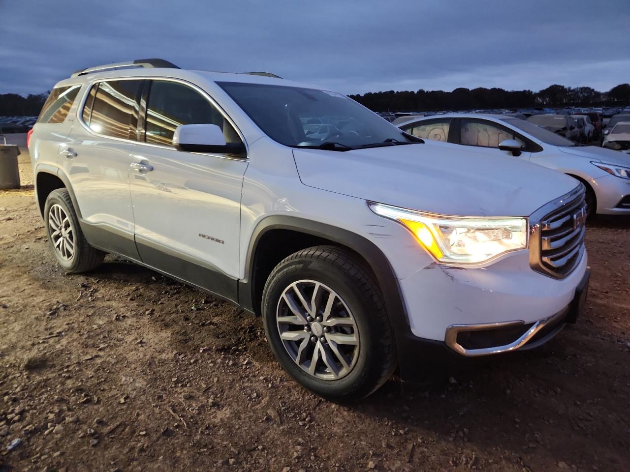 GMC Acadia Sle Image 3