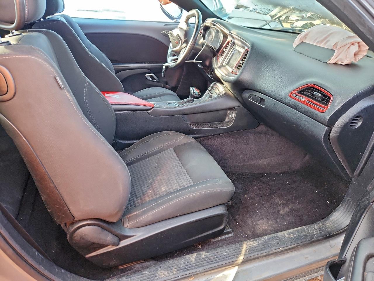 Dodge Challenger Sxt Image 7