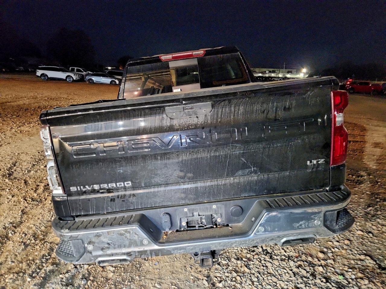 Chevrolet Silverado K1500 Ltz Image 13