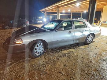 Salvage Lincoln Towncar