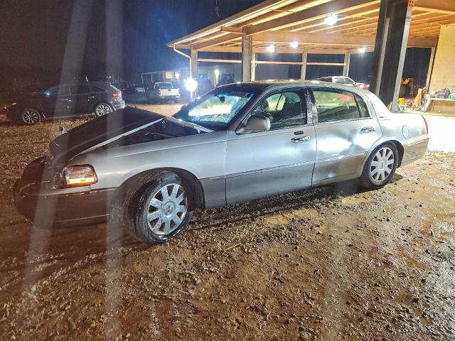  Salvage Lincoln Towncar