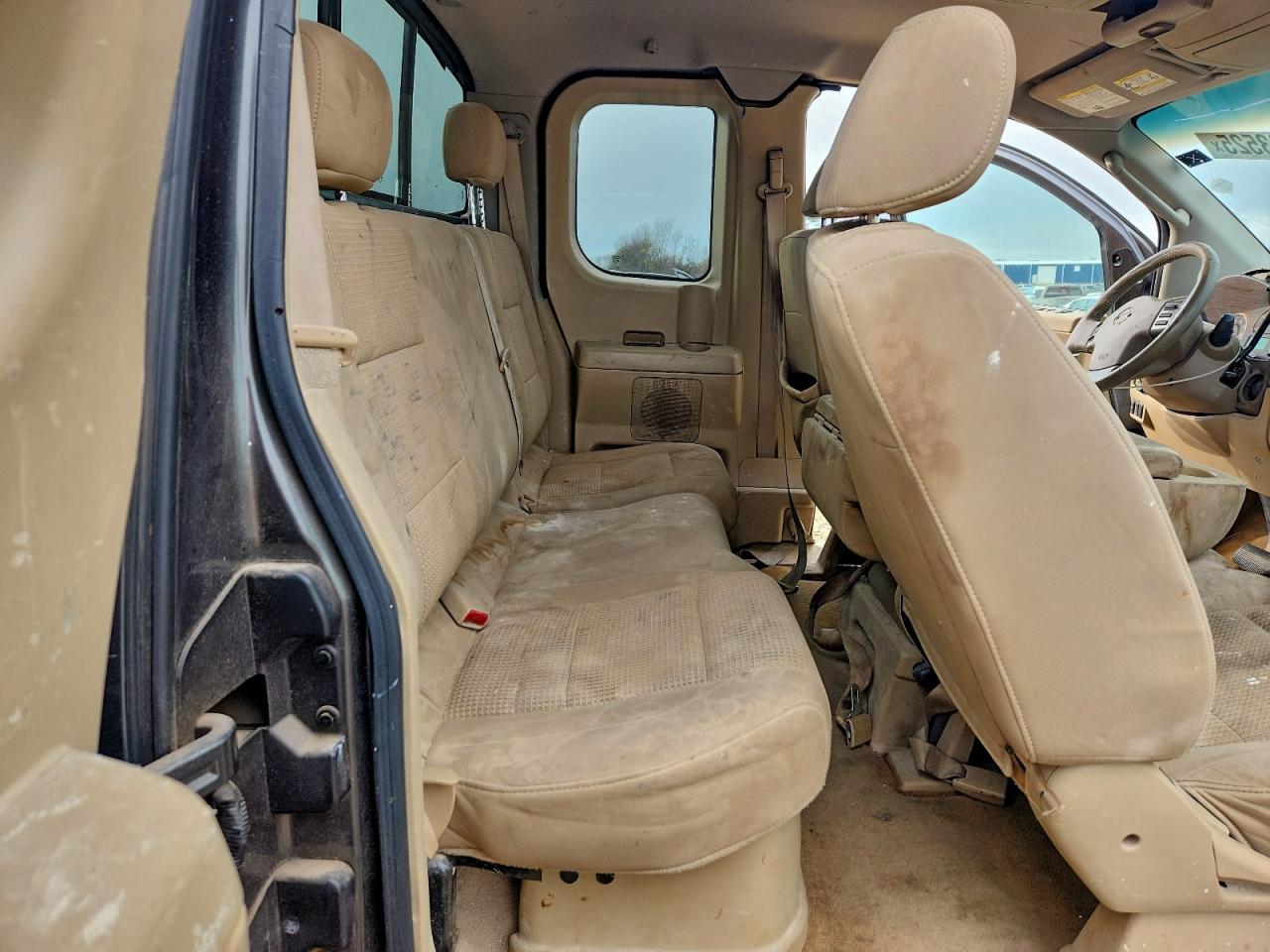 Nissan Titan Xe Image 9