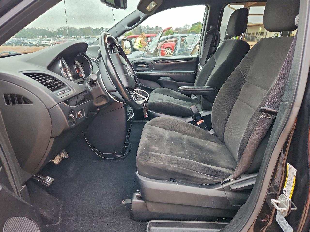 Dodge Caravan Se Image 5