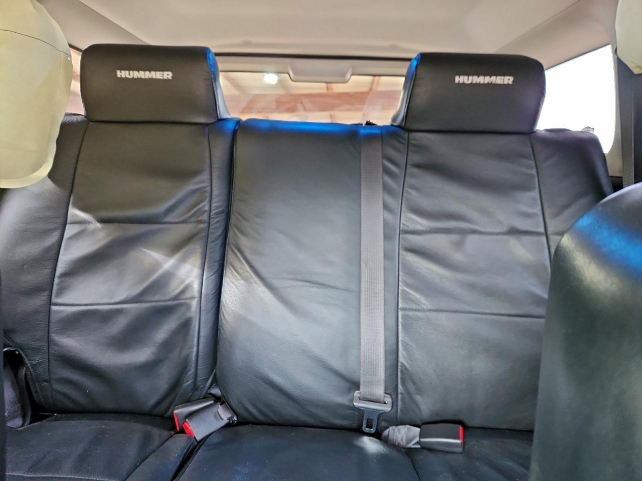 HUMMER H3 Image 6